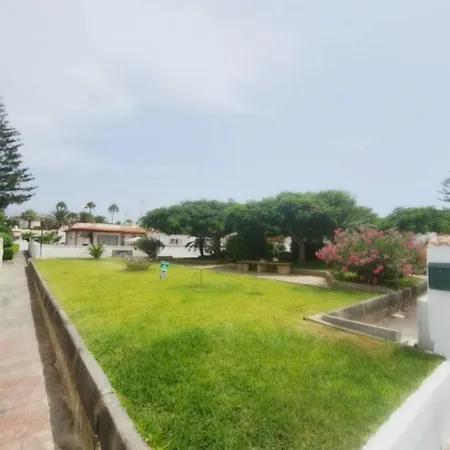 Urbanizacion Santa Marta Apartment *